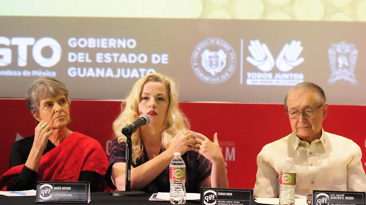 MARIA NOVARO, SARA HOCH Y DEMTRIO TUASON (4)