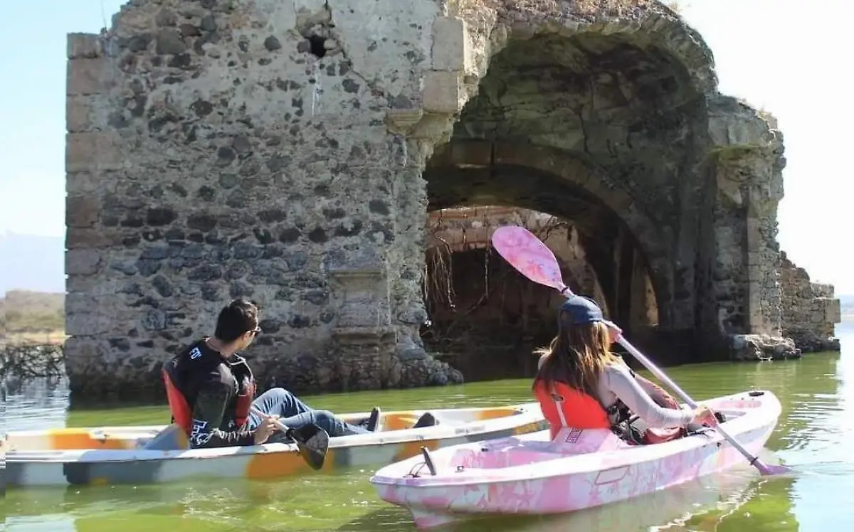 kayak en el templo hundido, cortesia acaxtreme