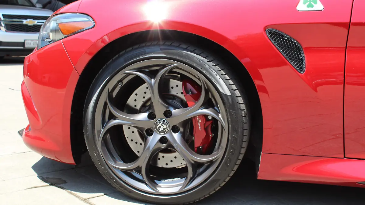 Alfa Romeo Giulia Quadrifoglio 3