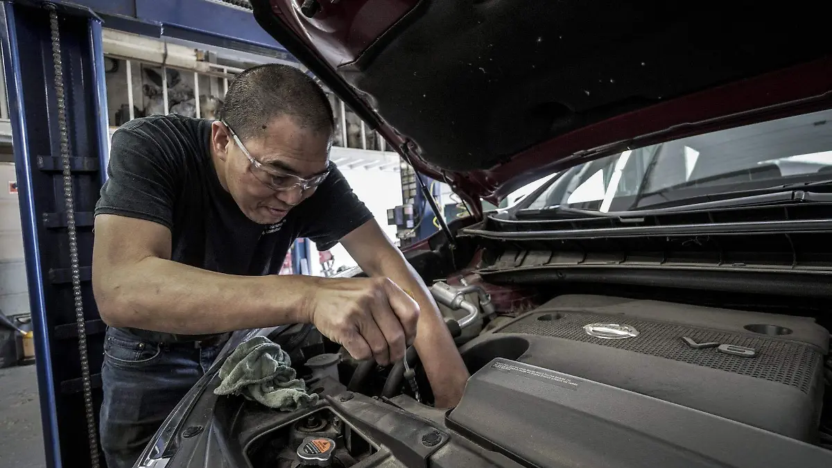 auto-repair-3691962_1920