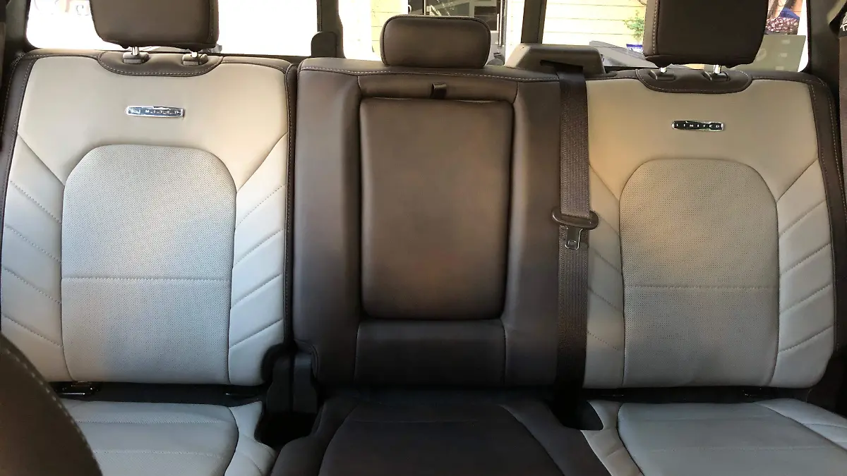 Ford Lobo Limited Platinum asientos