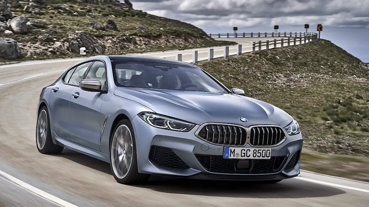 P90351029_highRes_the-new-bmw-8-series