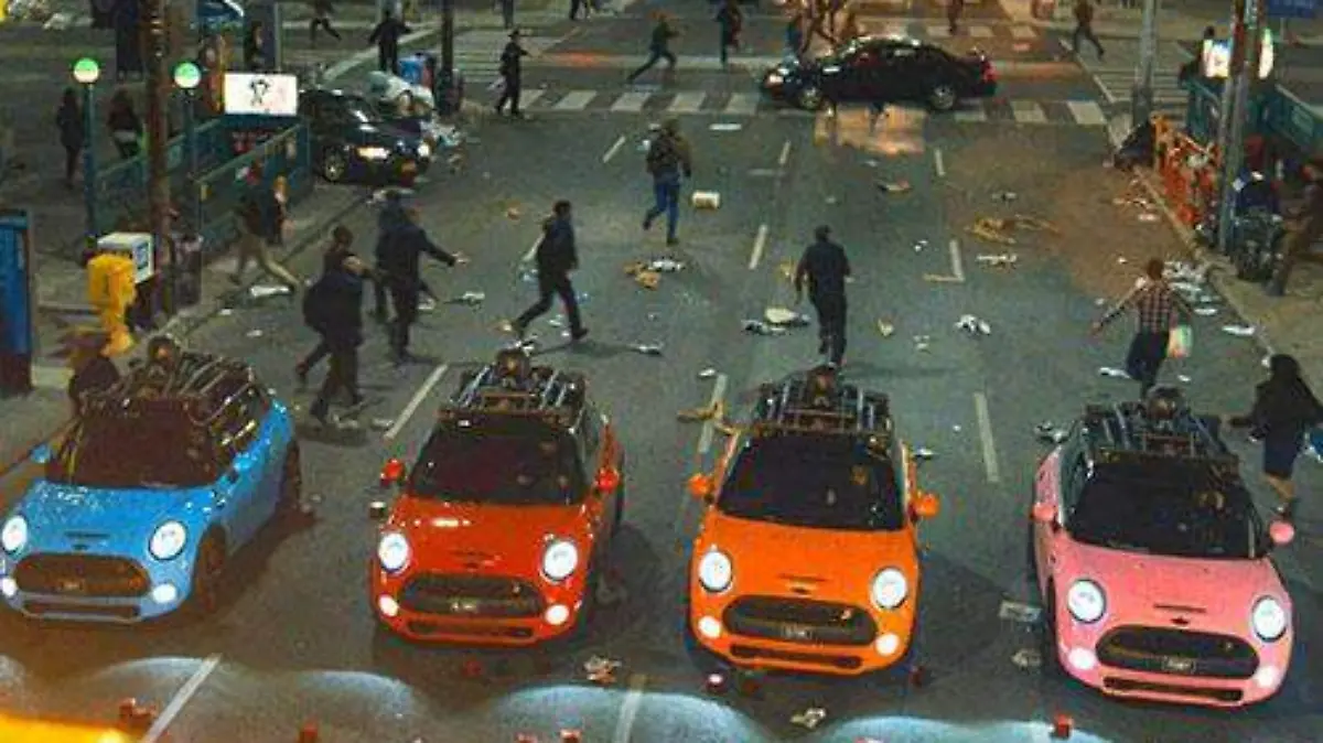 32.-Coches-Mini-en-el-cine