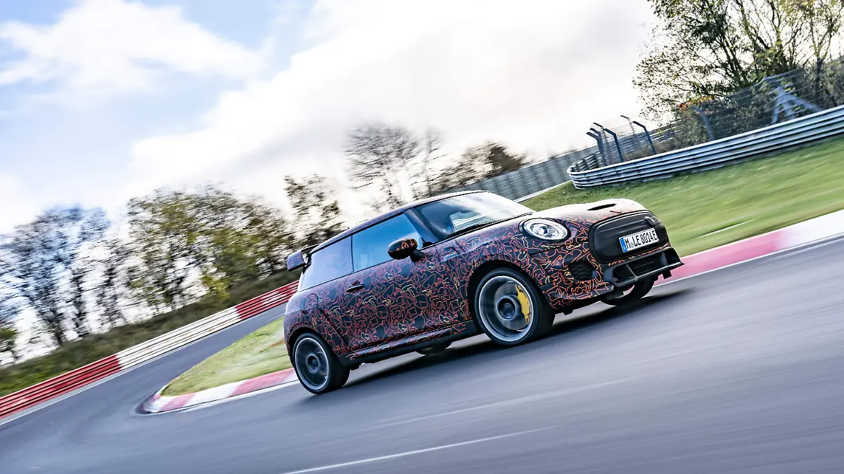 P90409738_highRes_mini-john-cooper-wor