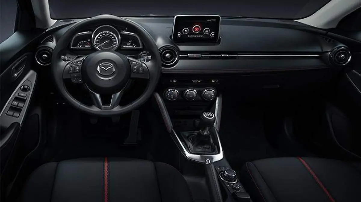 MAZDA2_volante_white