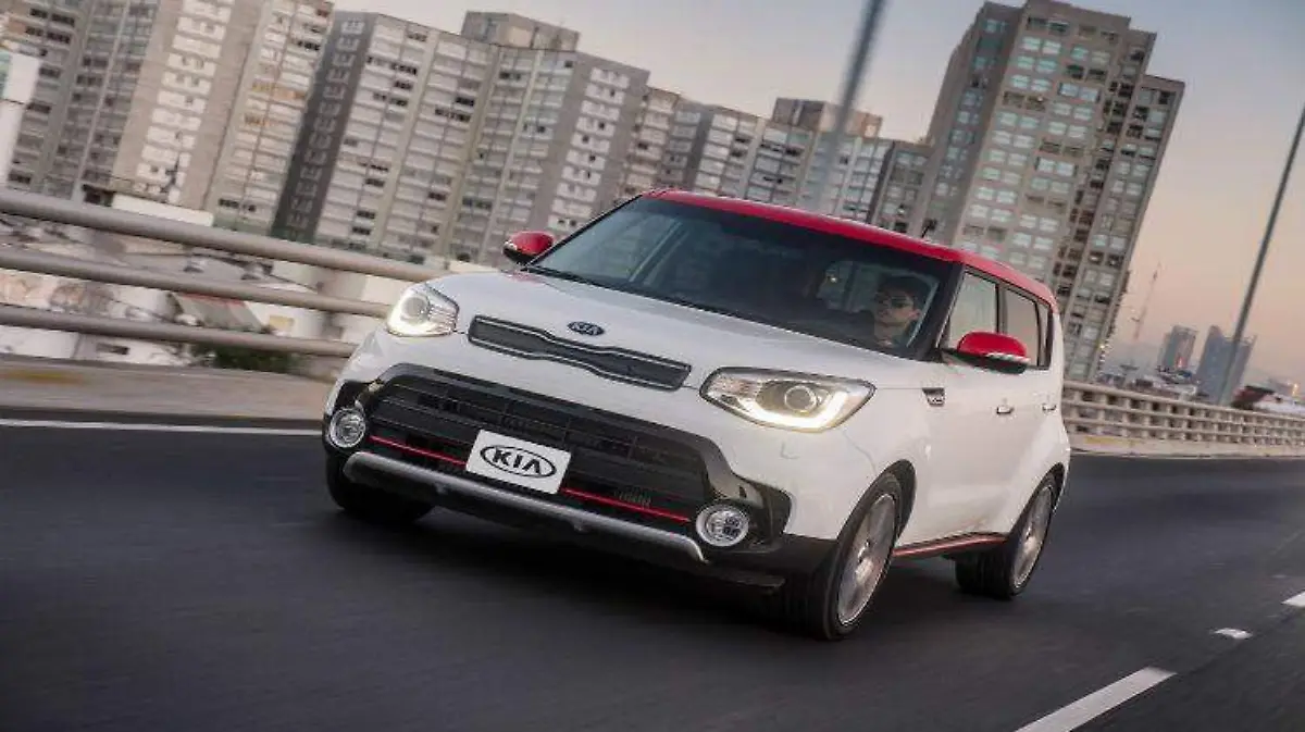 KIA Soul Turbo 2017 01