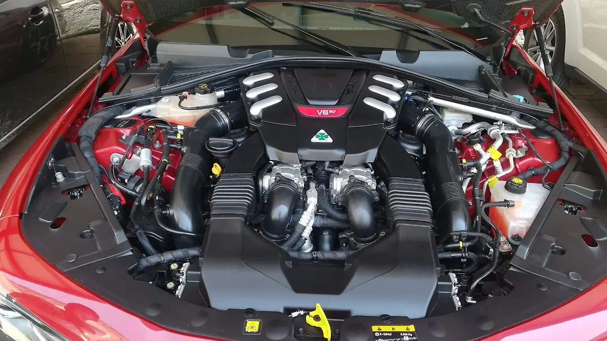 Alfa Romeo Giulia Quadrifoglio4