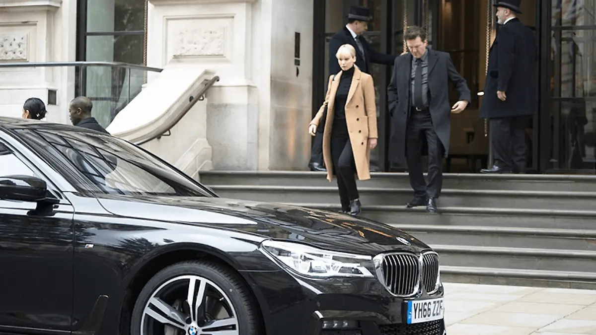 Red-Sparrow-Jeniffer-Lawrence-BMW