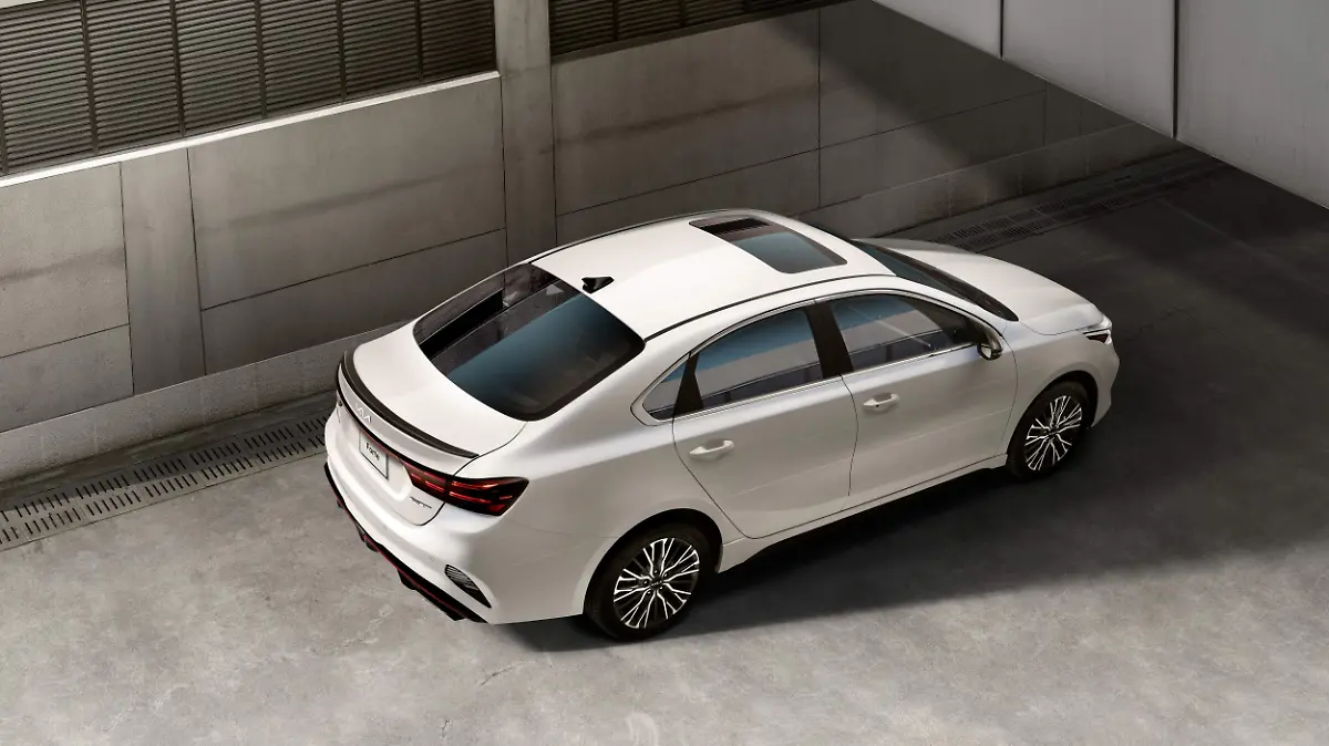 KIA-Forte-3_4-Top-Trasera-Sed†n5