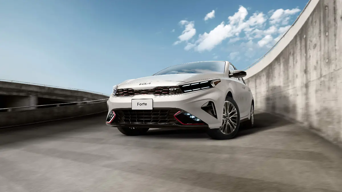 KIA-FRONTAL-7_8-BAJO-SEDµN4