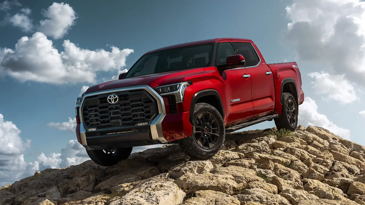 2022_Toyota_Tundra_Limited_01