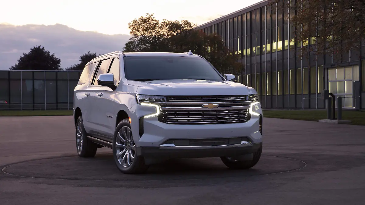 2021-Chevrolet-Suburban-009