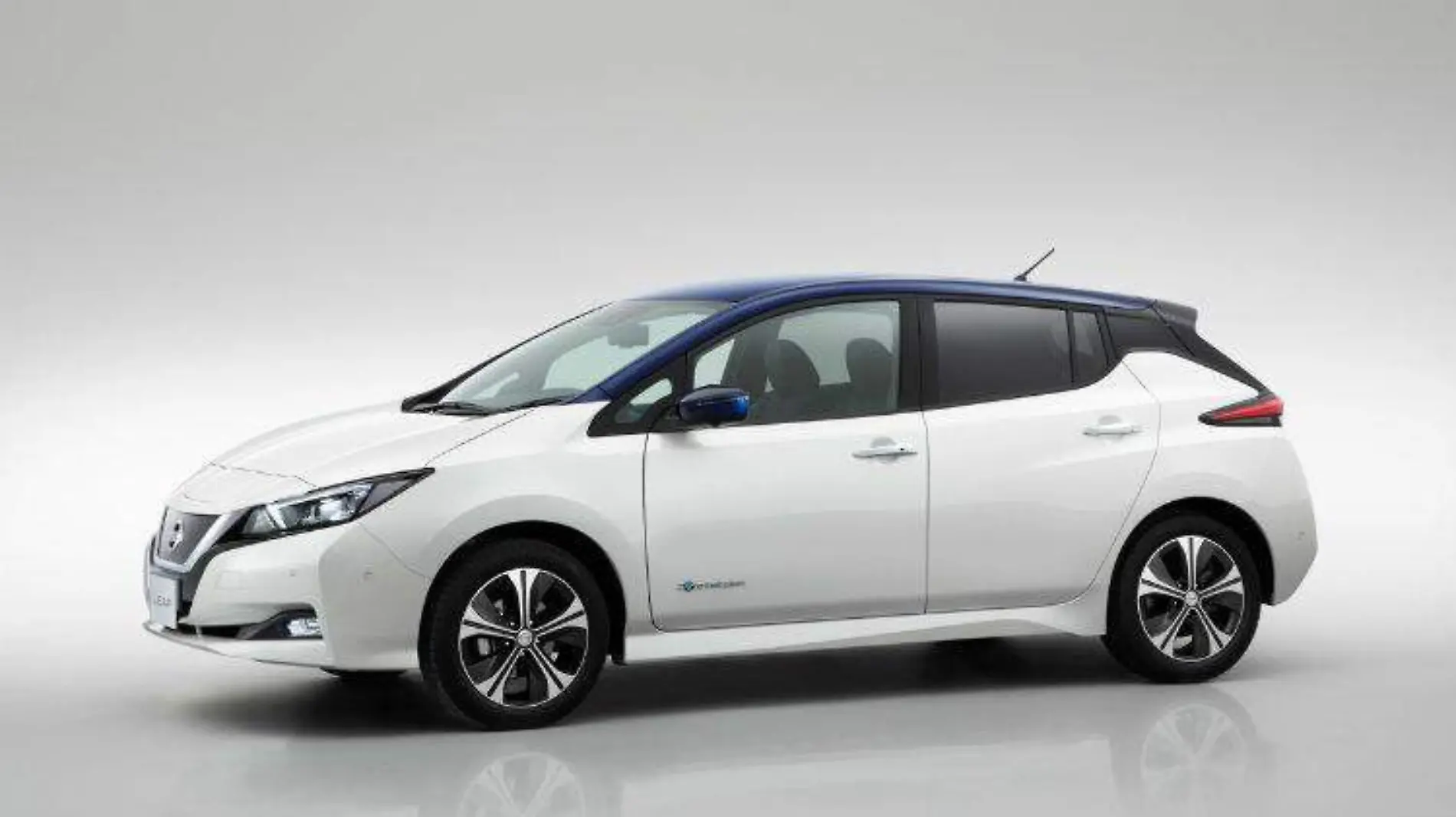 Nissan-leaf-verde