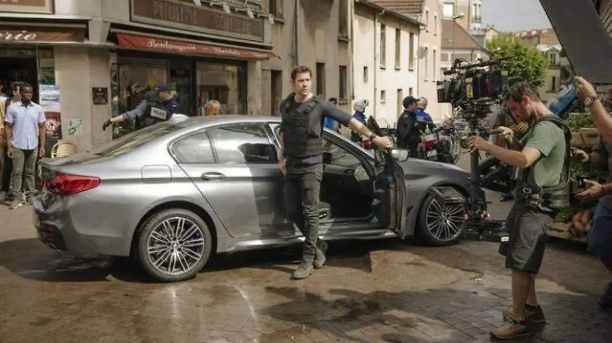 43962_p016_highres_the-bmw-5-series-sed