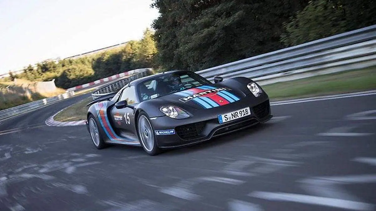 6 PORSCHE 918 SPYDER