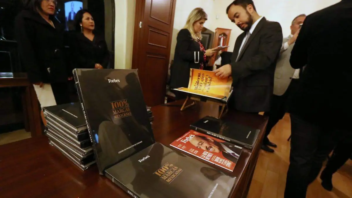 forbes ROBERTO HERNANDEZ (1)