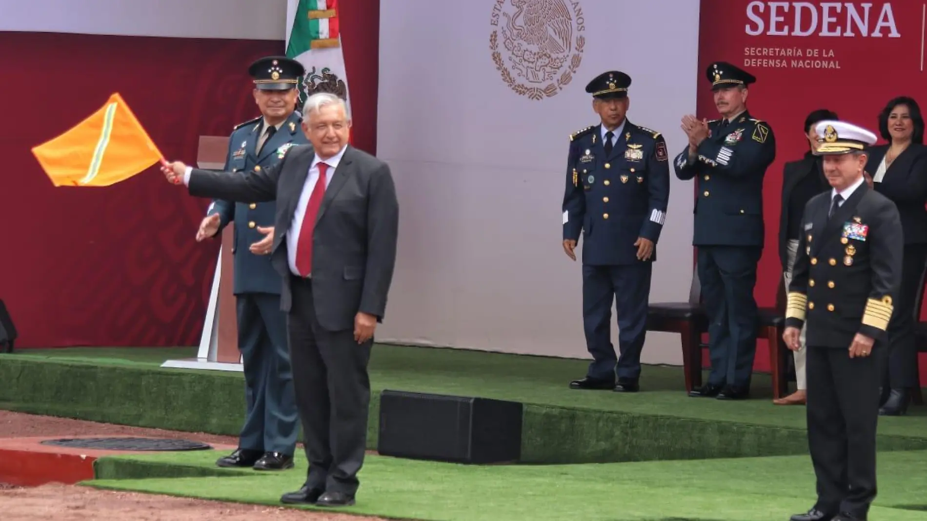 AMLO-SANTA-LUCÍA-ROBERTOH