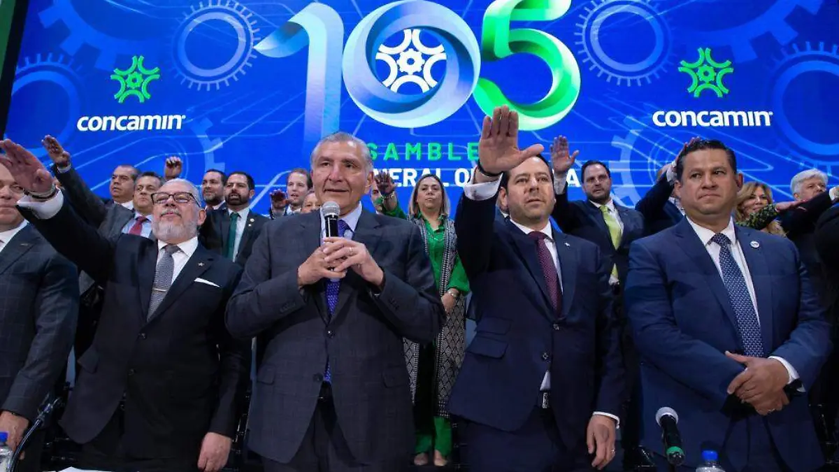 Adán Augusto López en la  105 Asamblea General Ordinaria concamin
