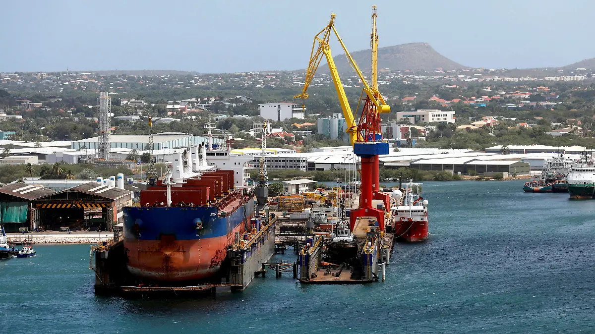 2020-02-24T214235Z_1233063165_RC297F9YD81Z_RTRMADP_3_VENEZUELA-OIL-ROSNEFT