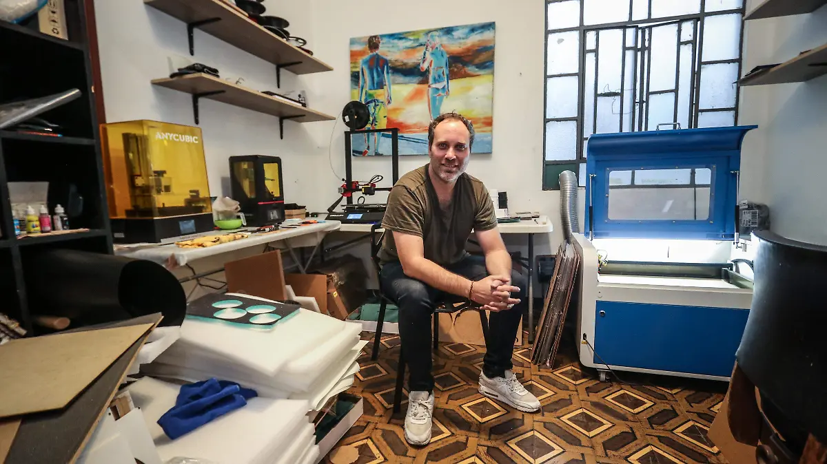 02 INT Sebastian Di b ROBERTO