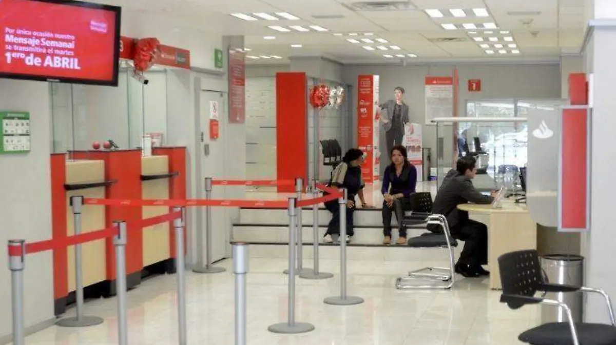 Cambio en outsourcing afecta utilidades de Santander (1)