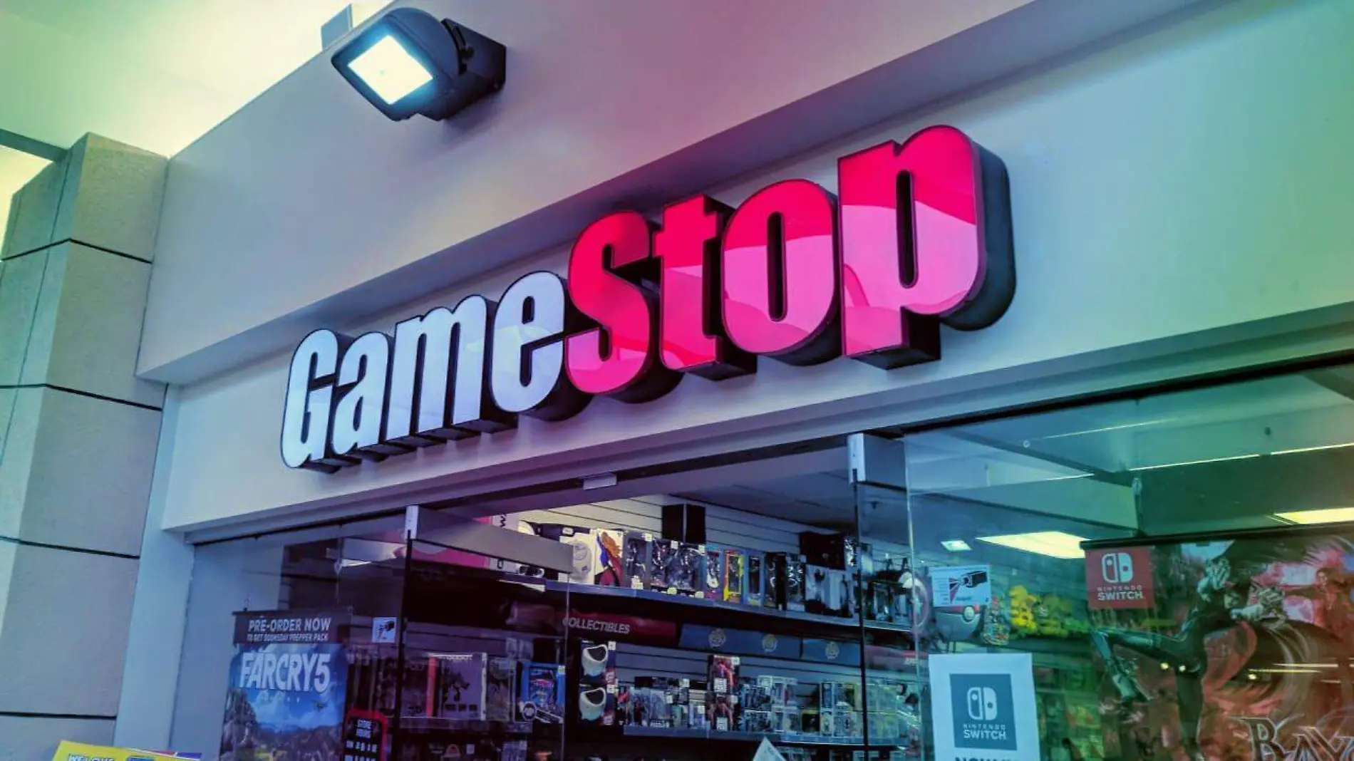 p-1-gamestop-will-close-200-stores-worldwide-by-the-end-of-the-year