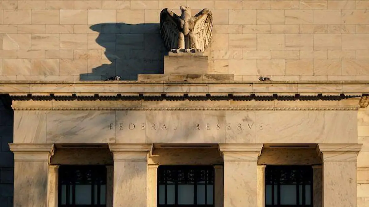 Fed mantiene tasa de interés pese a niveles de inflación
