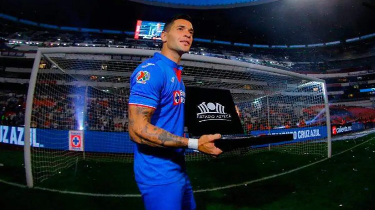 Milton-Caraglio_cruz-azul_estadio-azteca