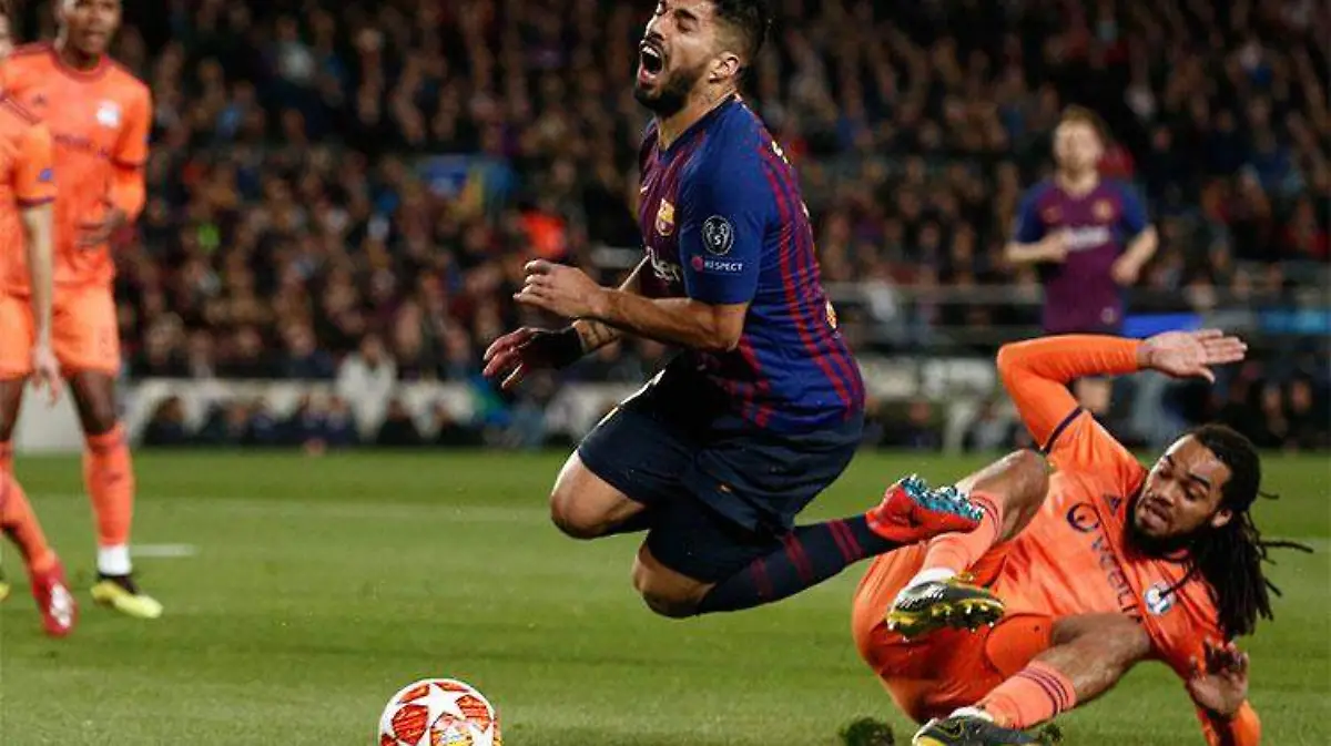 Luis-suarez_penal_lyon