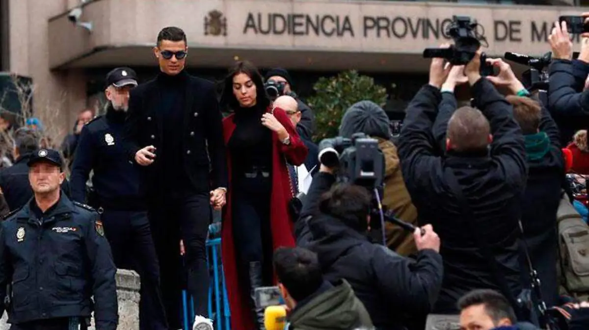 Cristiano-Ronaldo_georgina-rodriguez_tribunal1