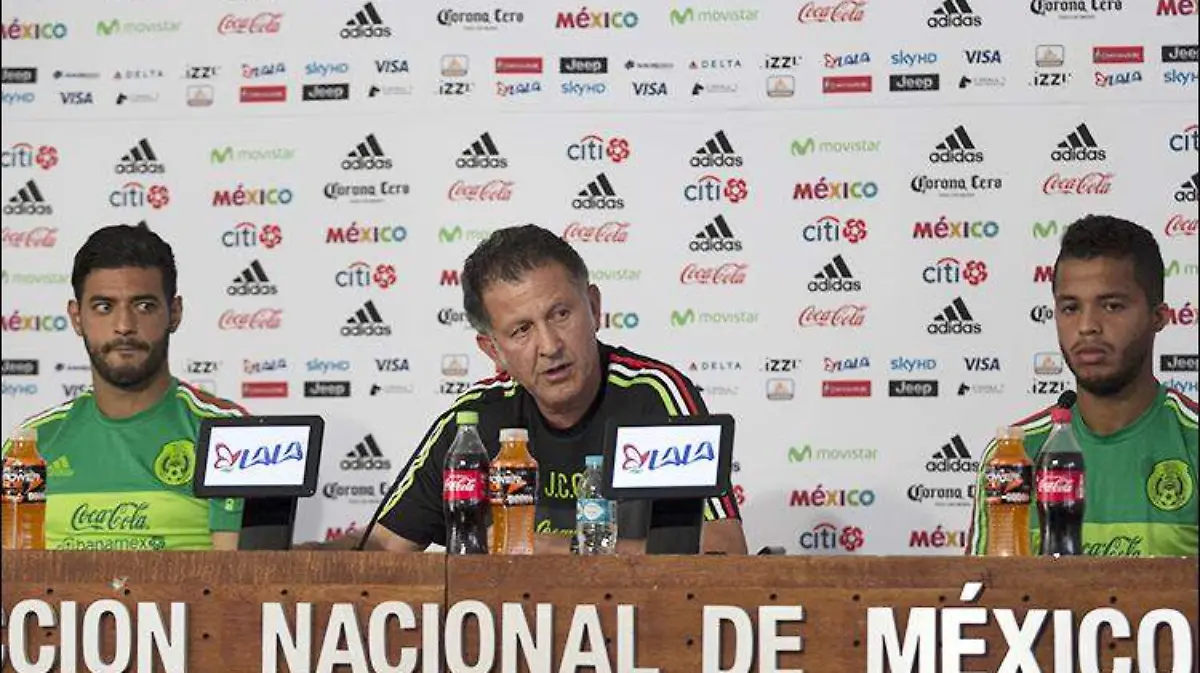 giovani-dos-santos-osorio-carlos-vela