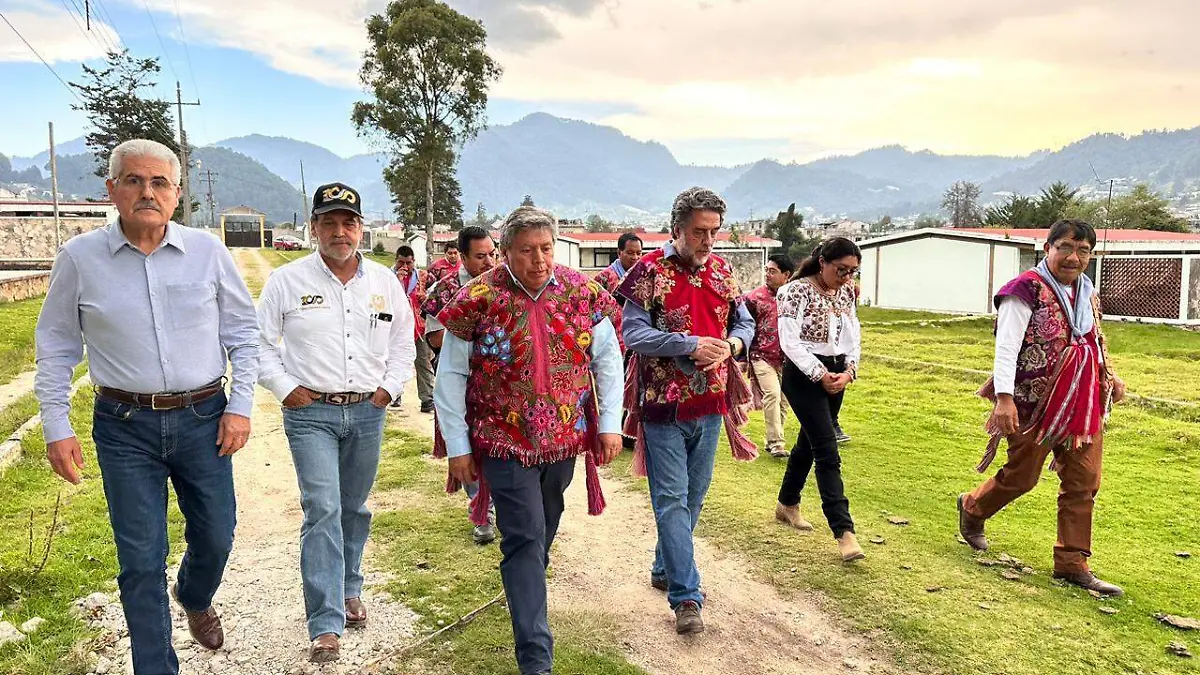 Integrantes de la UAAAN en recorrido