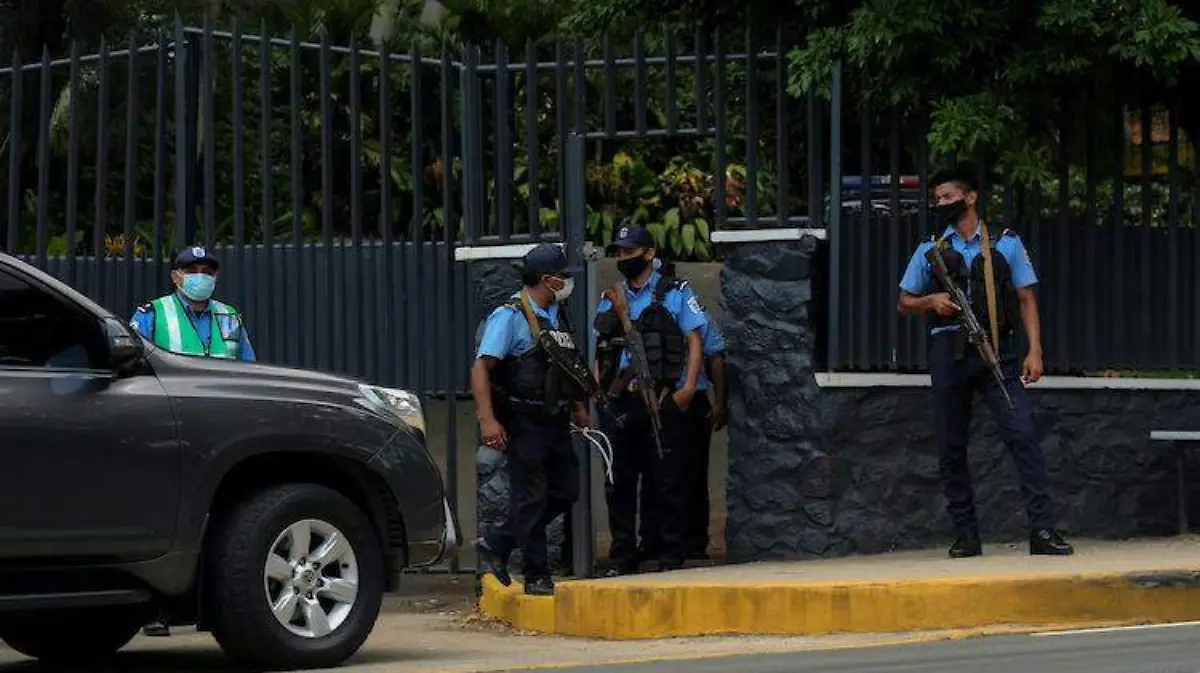 Policía Nigaragua Periodistas