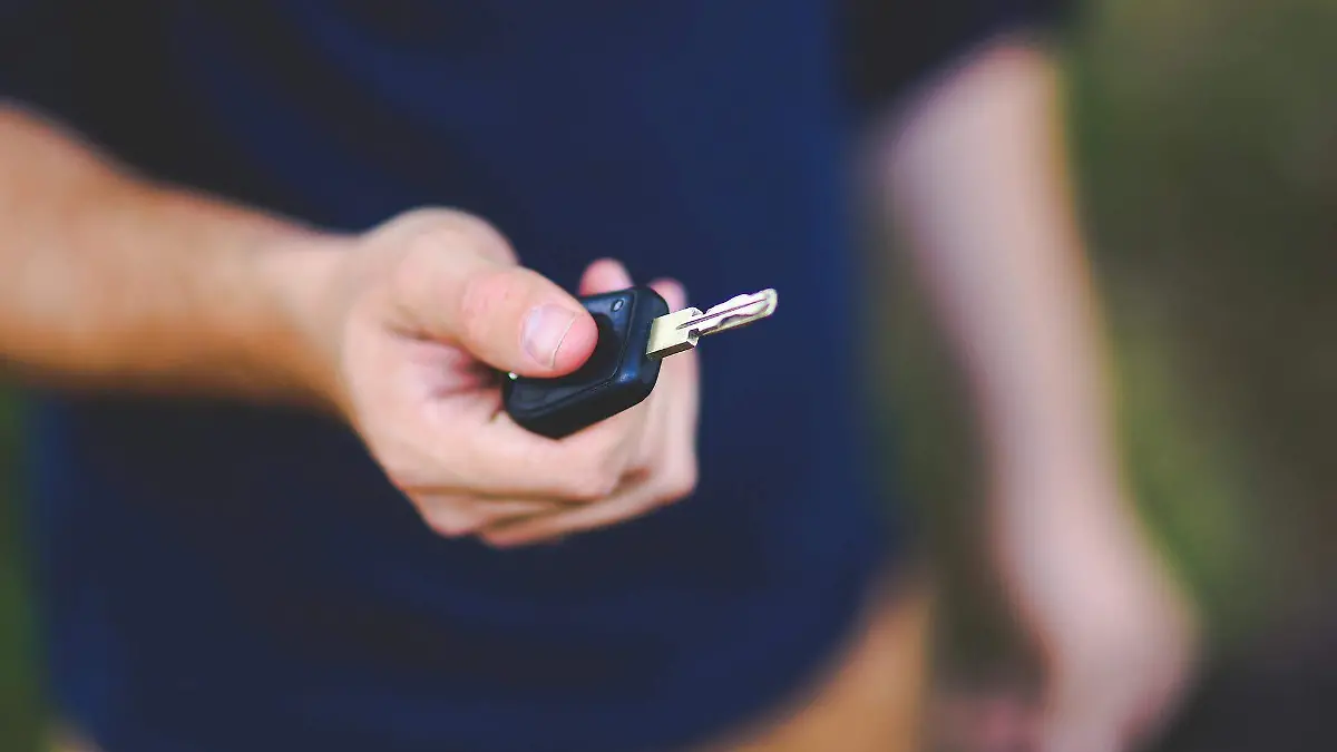 key-791390_1920
