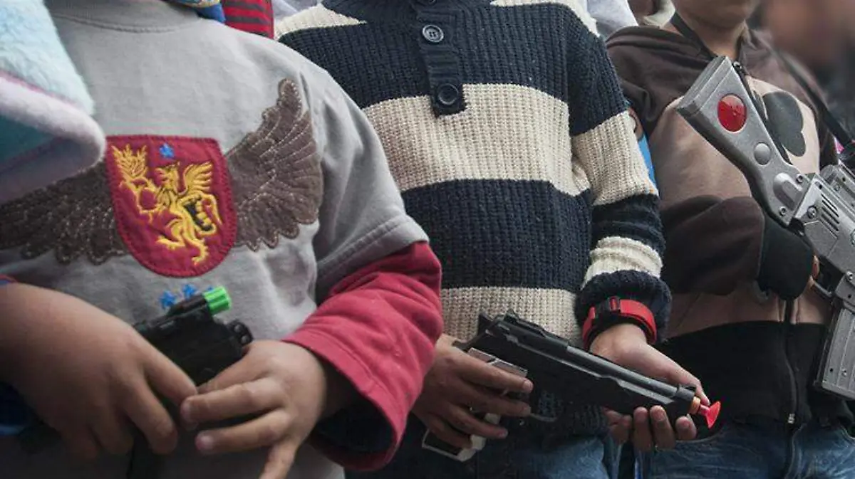 NIÑOS-ARMAS-(3)
