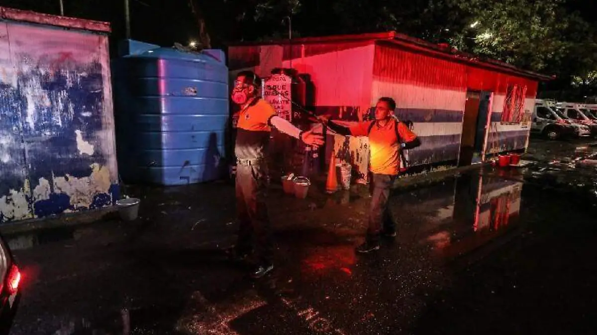 paramedicos-desinfeccion