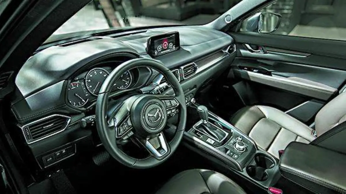 03_2019-Mazda-CX-5-Signature