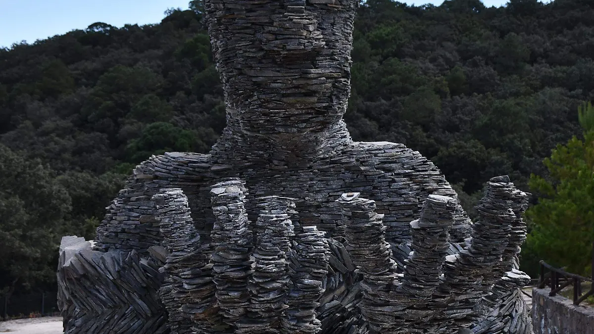 sjr Al llegar esta es la estatua