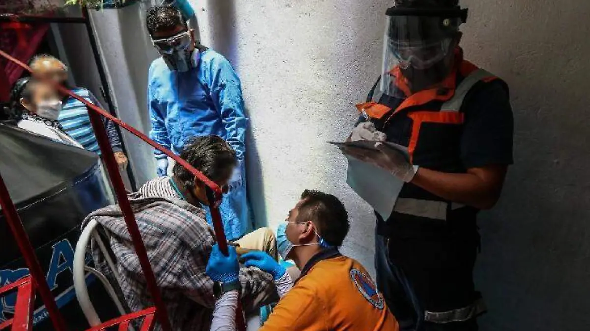 paramedico-atencion-llamada-urgencia