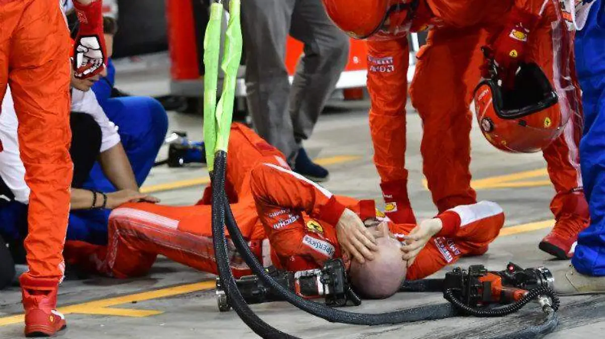 Kimmi Raikkonen atropella a mecánic (5)