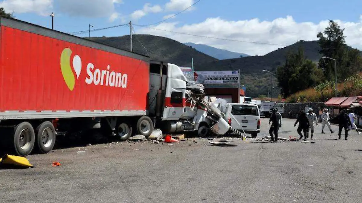Soriana levantará denuncia por trailer robado que se uso contra la GN