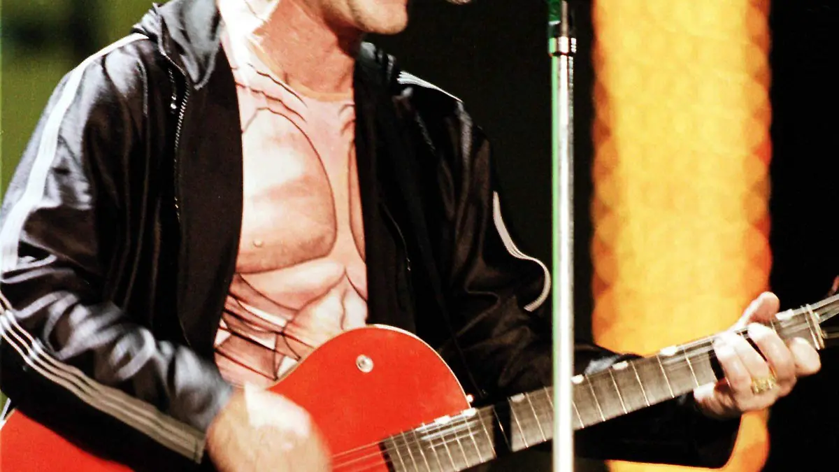 03 CHICA_EXTRA 1998-01-31T120000Z_1999711413_PBEAHULZBFJ_RTRMADP_3_BONO