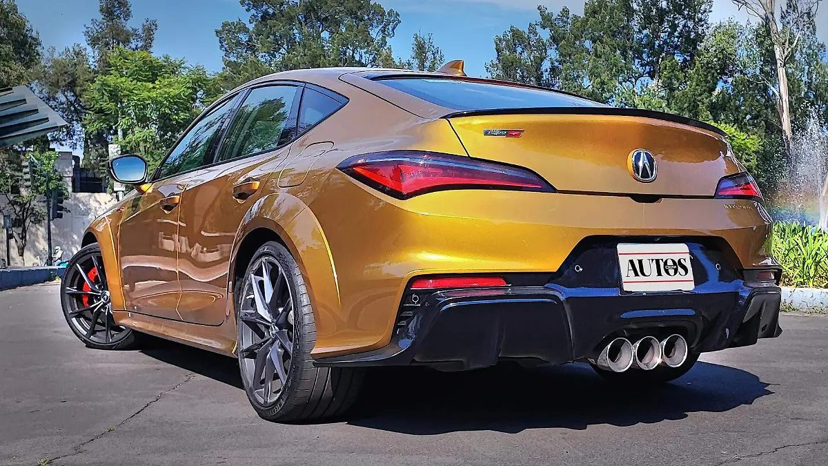 Acura_IntegraTypeS_02