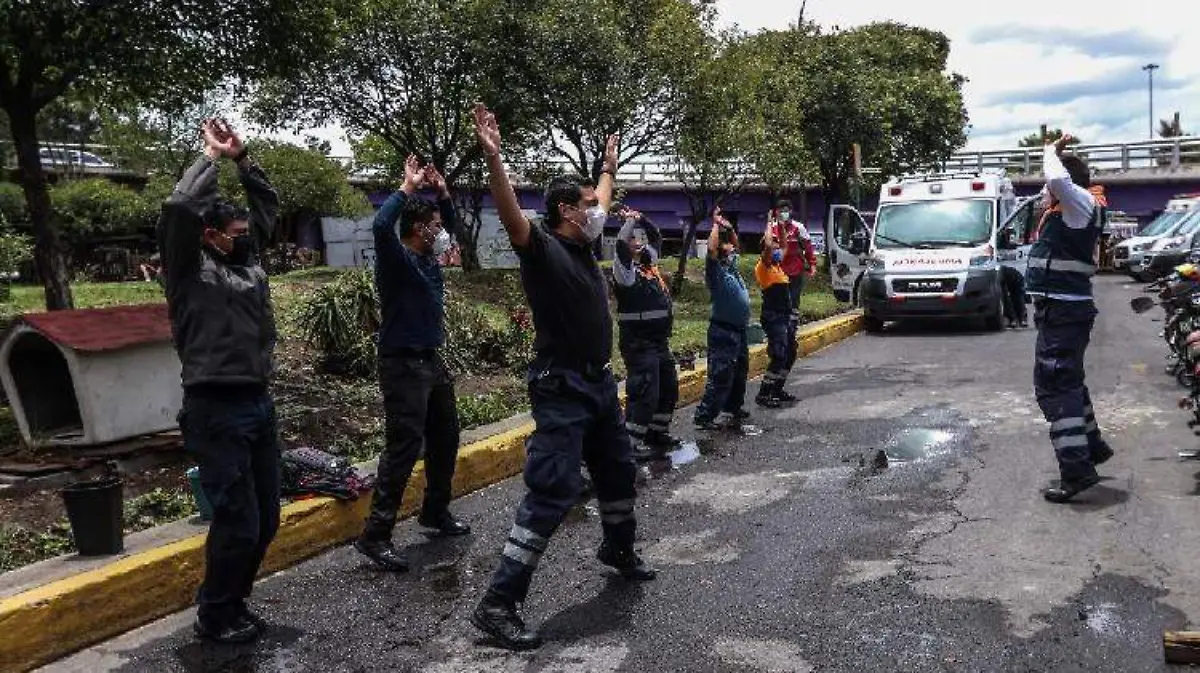 paramedicos-calentamiento-cdmx