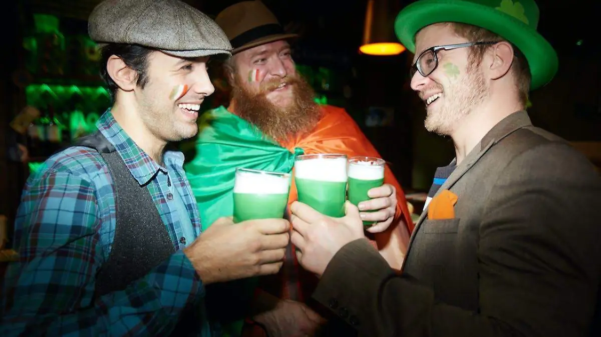 St._Patrick's_Day_Green_Beer