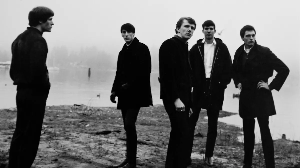 01 THE-SONICS