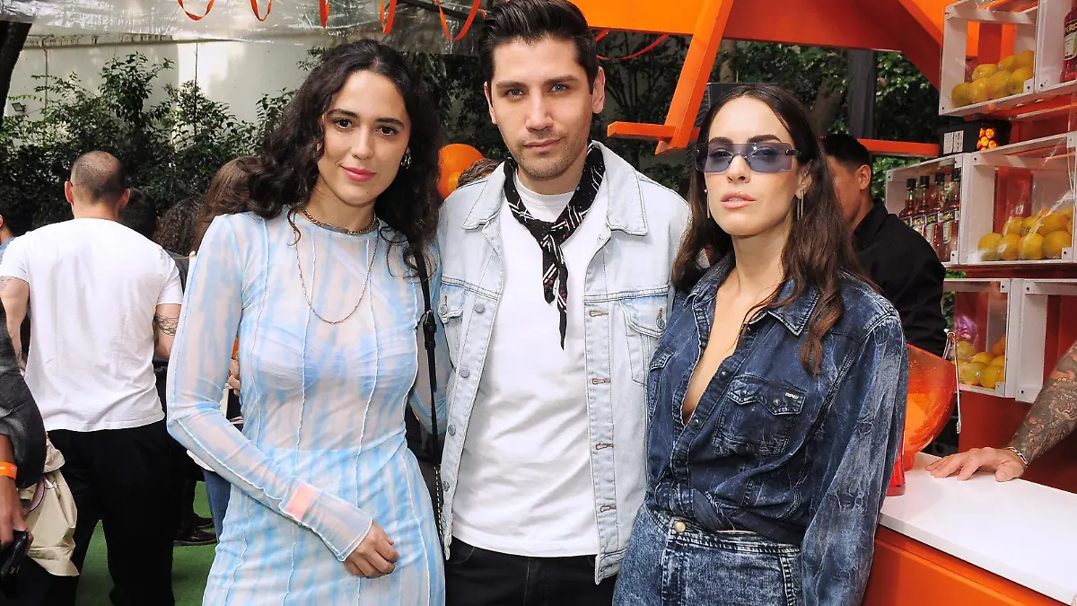 PILAR SANTACRUZ, CESAR CASTELLANO Y MURIEL HERNANDEZ