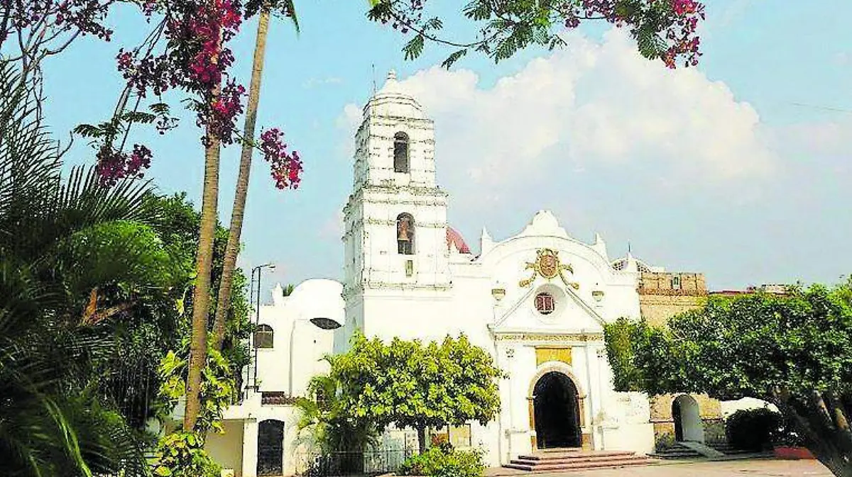 TEHUIXTLA (2)- Angelina Albarran_CMYK