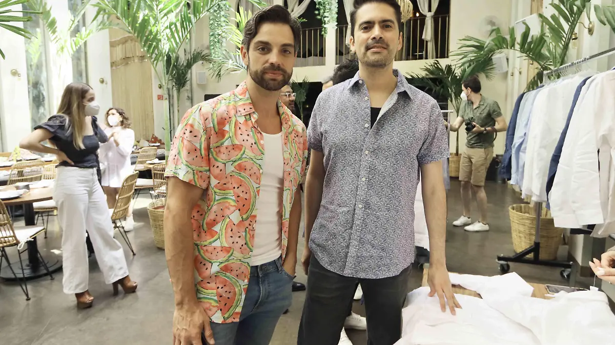 CHRISTIAN  ESCUREDO Y ALEJANDRO CISNEROS