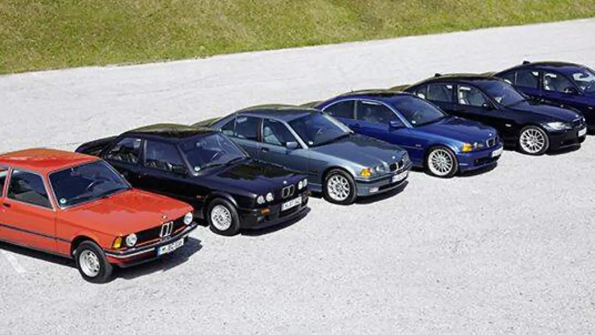 P90190499_highRes_40-years-bmw-3-serie